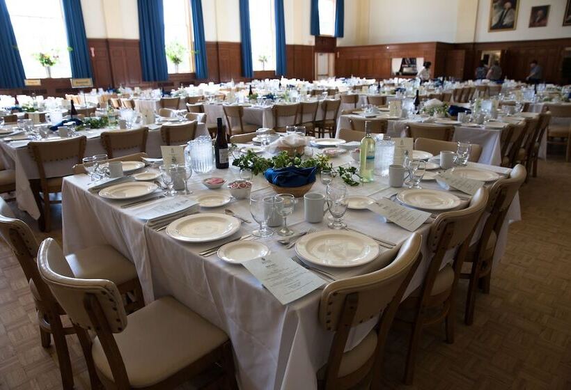 ユースホステル University Of King S College