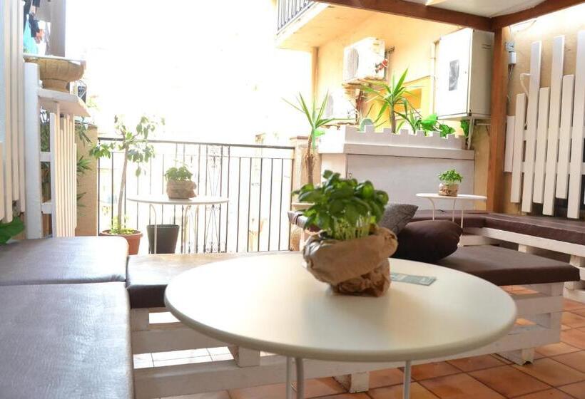 ベッドアンドブレックファースト Affittacamere La Giara