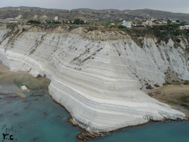 ベッドアンドブレックファースト Affittacamere La Giara