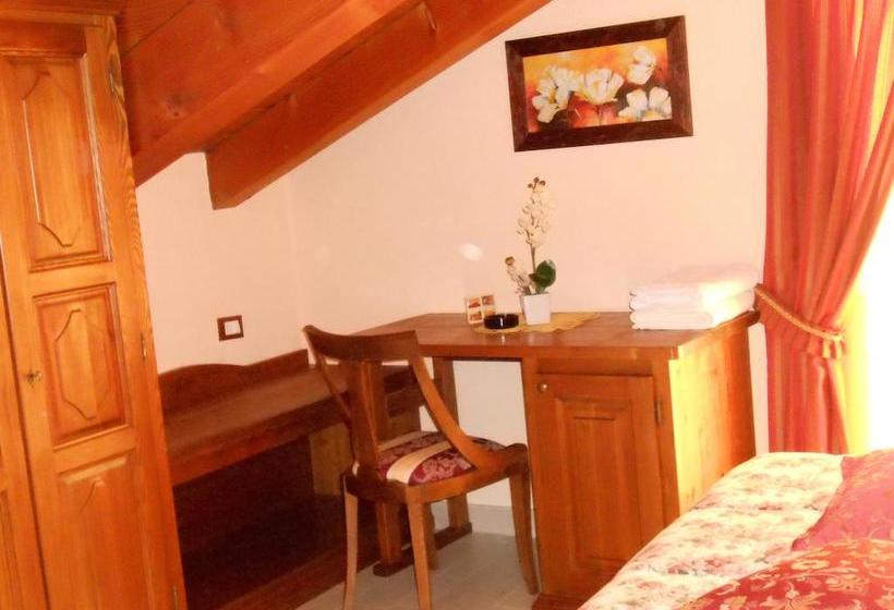 مبيت وإفطار Affittacamere Les Noyers