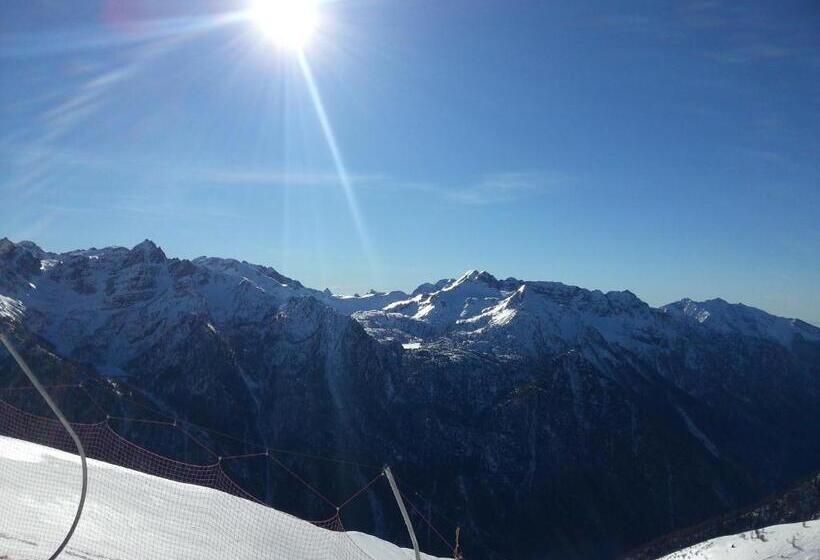 مبيت وإفطار Ar Mountains Lodge Villachiara