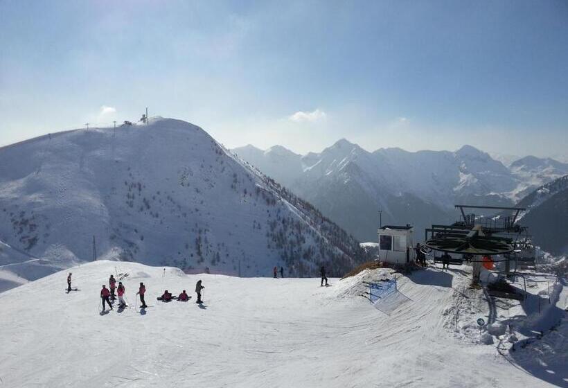 مبيت وإفطار Ar Mountains Lodge Villachiara