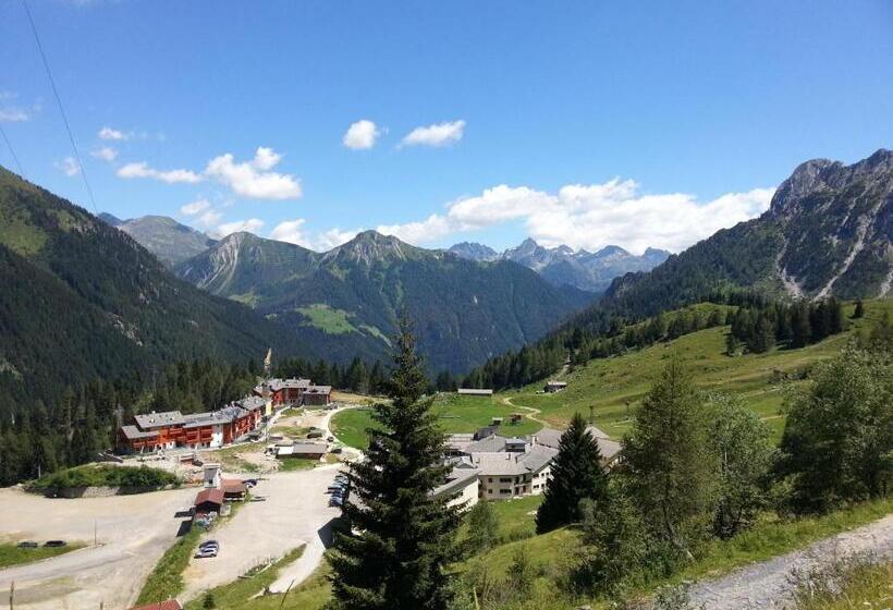 مبيت وإفطار Ar Mountains Lodge Villachiara