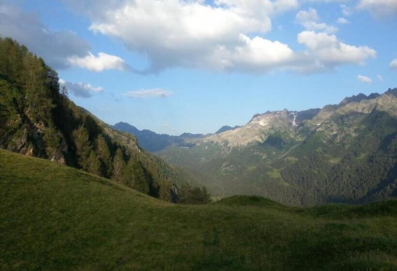 مبيت وإفطار Ar Mountains Lodge Villachiara