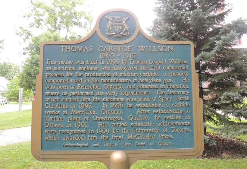 مبيت وإفطار Château La Motte Guest House