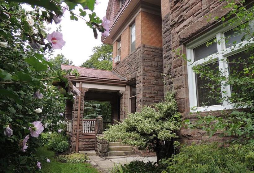 مبيت وإفطار Château La Motte Guest House