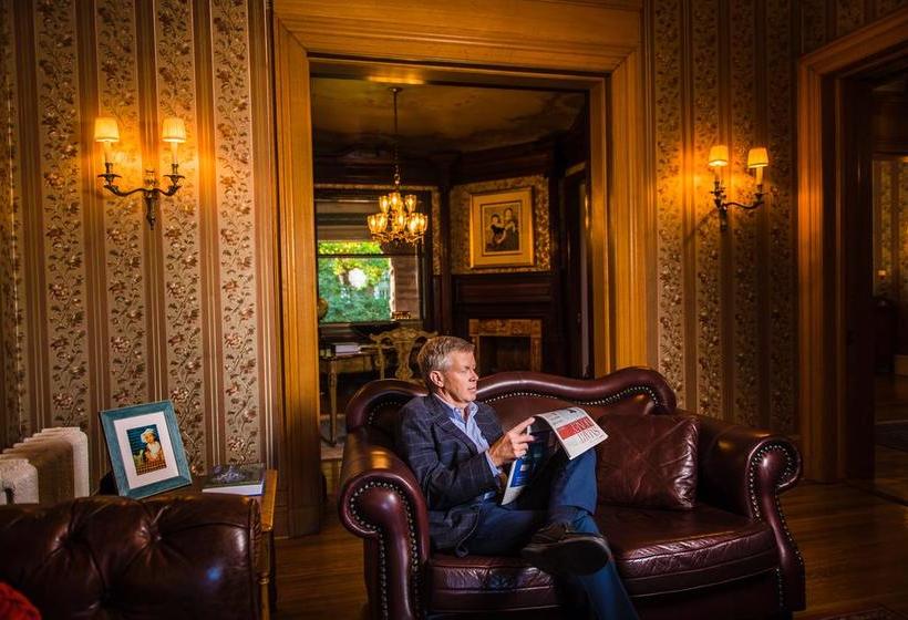 مبيت وإفطار Château La Motte Guest House