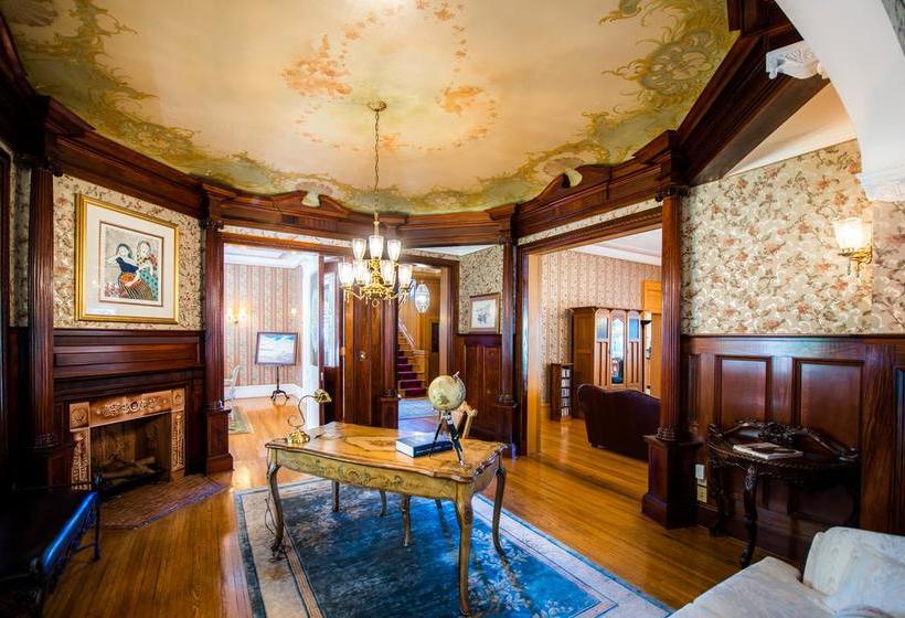 مبيت وإفطار Château La Motte Guest House