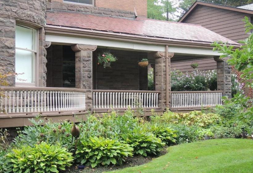 مبيت وإفطار Château La Motte Guest House