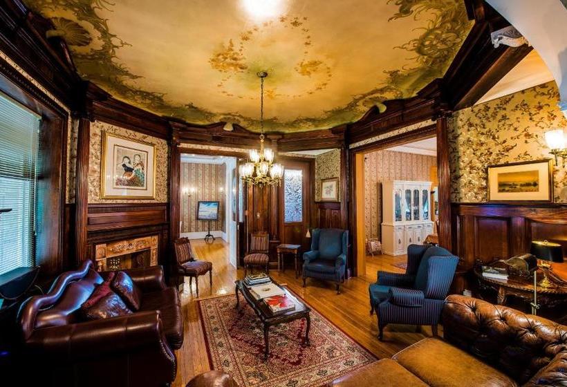 مبيت وإفطار Château La Motte Guest House