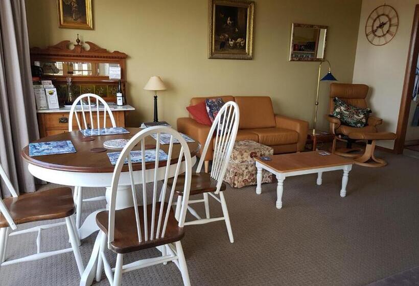 تختخواب و صبحانه Cornwall Cottage