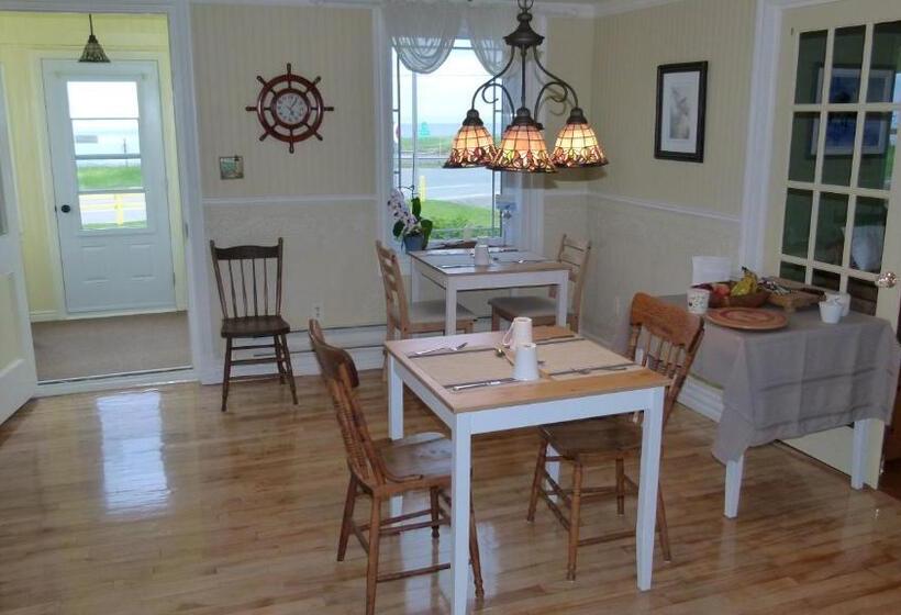 مبيت وإفطار La Maison Entre Mer Montagnes