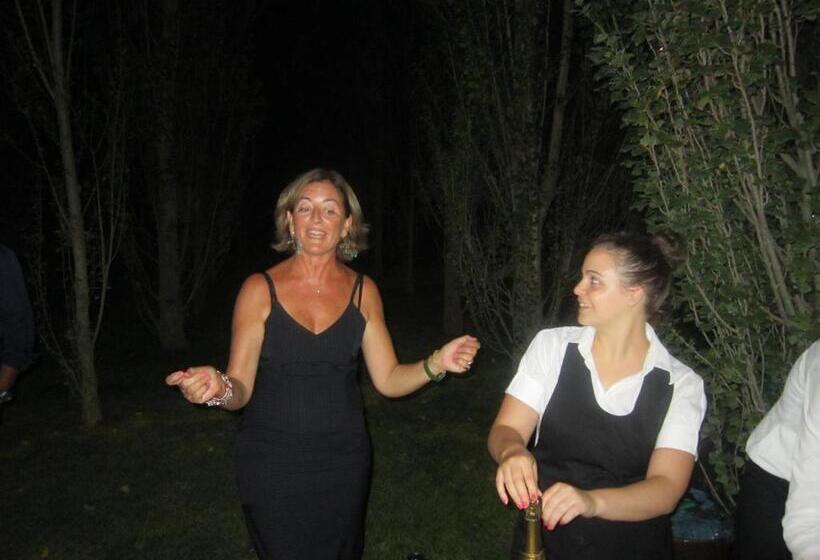 مبيت وإفطار Tenuta Monaci La Murra