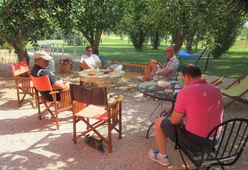 צימר Tenuta Monaci La Murra