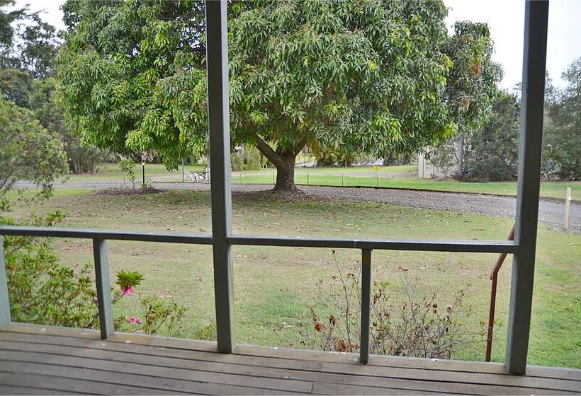 Beerwah Glasshouse Motel