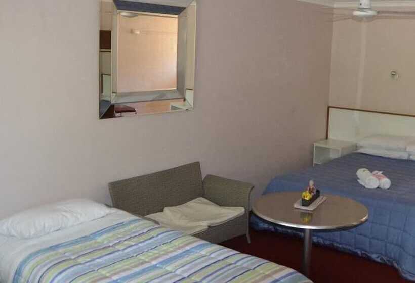 Beerwah Glasshouse Motel