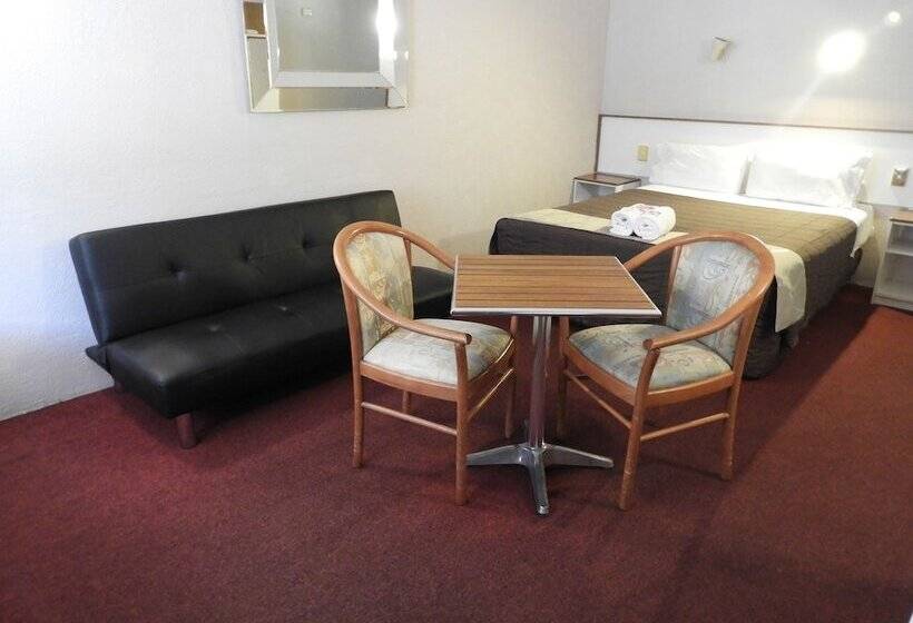 Beerwah Glasshouse Motel