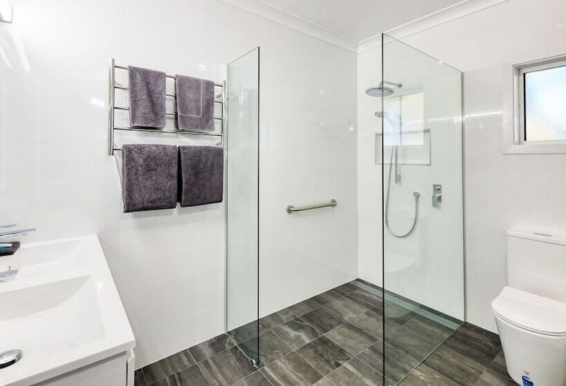 Colonial Motel & Apartments