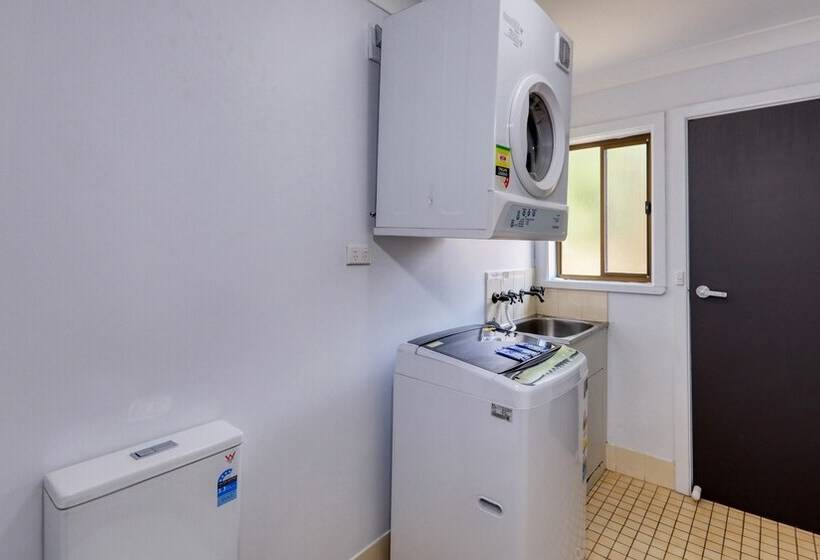 Colonial Motel & Apartments