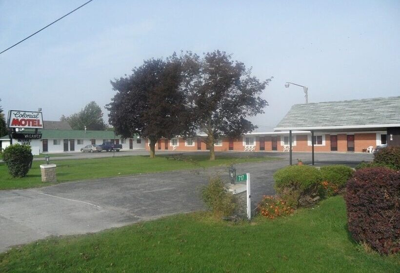 Colonial Motel
