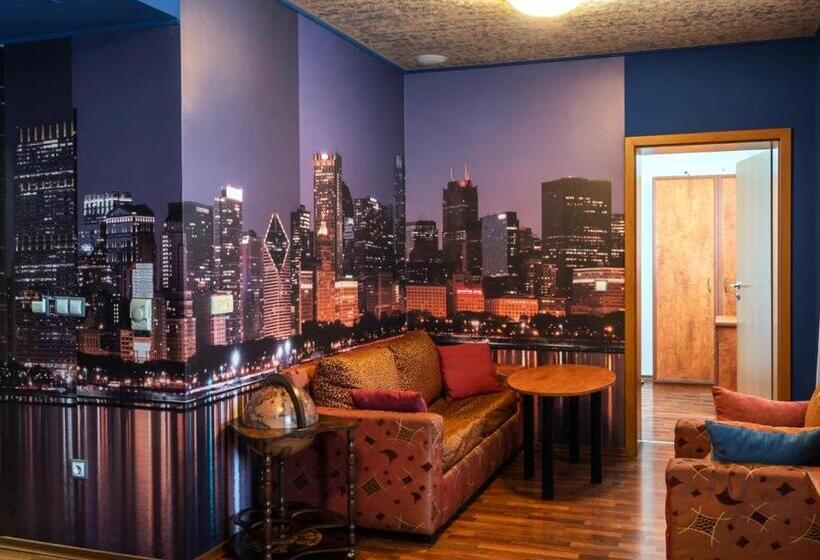 Diplomat Plaza Hotel & Resort