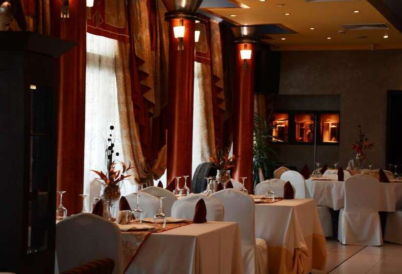 Diplomat Plaza Hotel & Resort