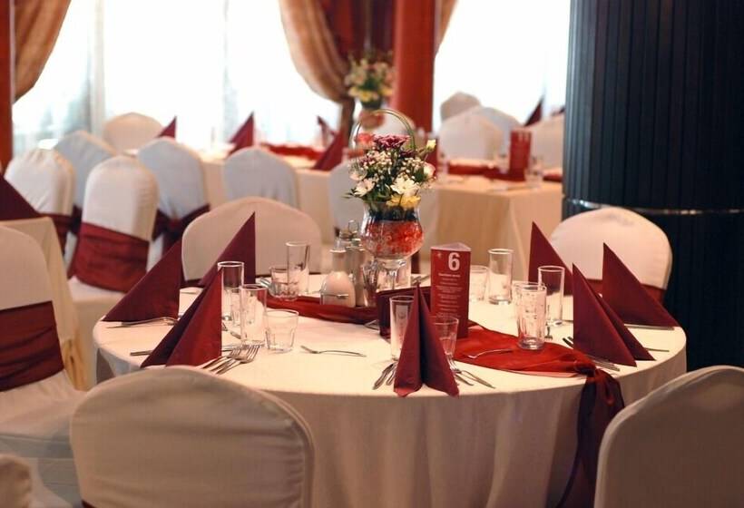 Diplomat Plaza Hotel & Resort