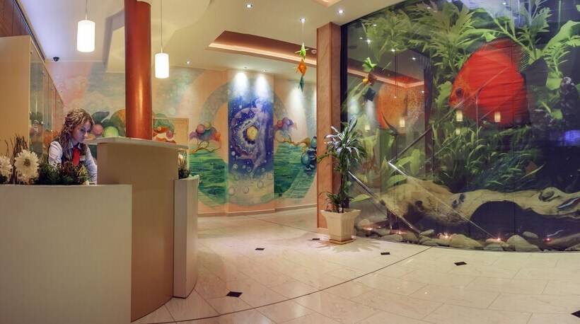 Diplomat Plaza Hotel & Resort