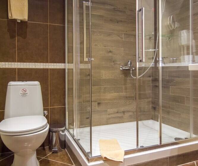 Diplomat Plaza Hotel & Resort