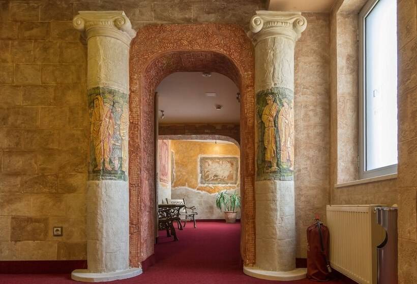 Diplomat Plaza Hotel & Resort