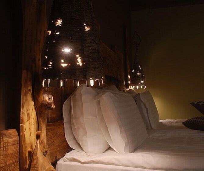 Diplomat Plaza Hotel & Resort