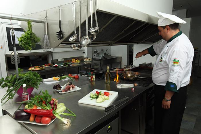 Family Hotel Restaurant Ring