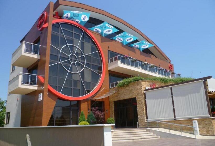 Family Hotel Restaurant Ring