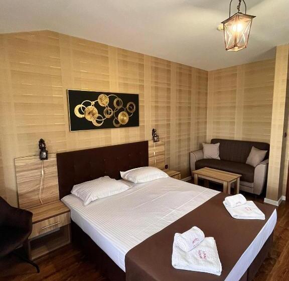 Family Hotel Emaly 2