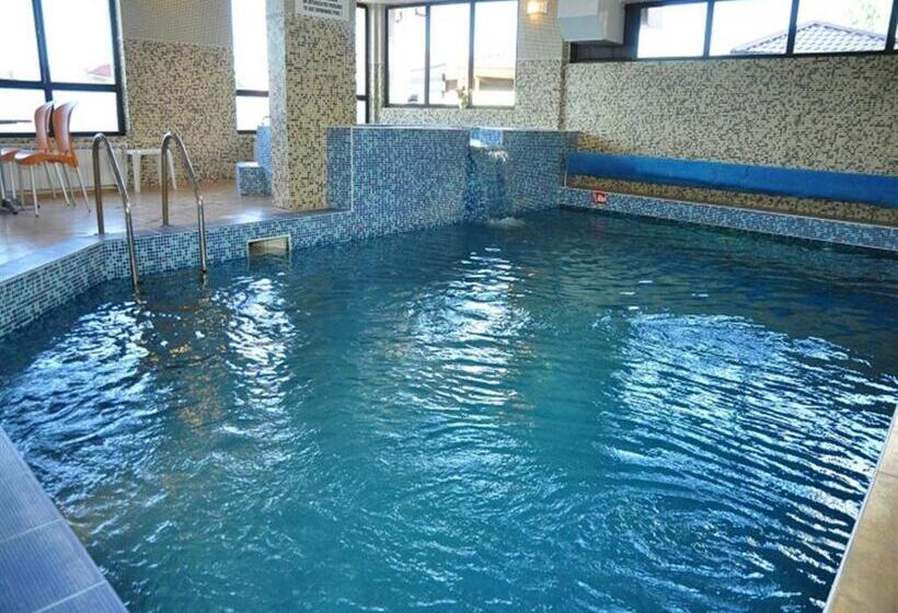 Family Hotel Emaly 2