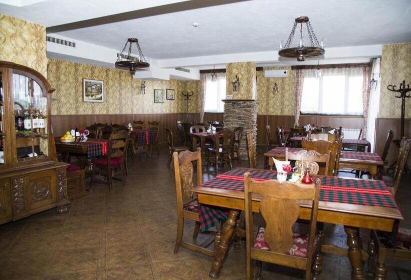 Family Hotel Emaly 2