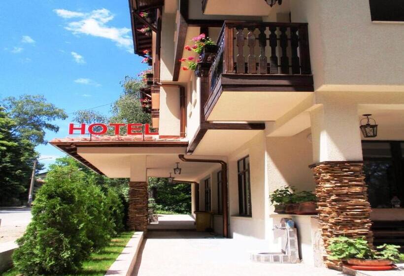 Family Hotel Emaly 2