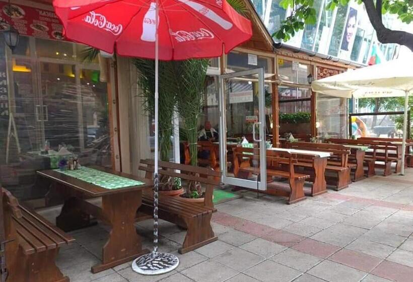 Family Hotel Four Seasons Tsarevo