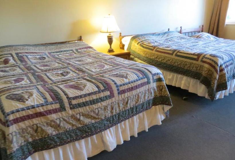 Fundy Line Motel