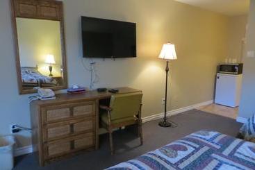 Fundy Line Motel