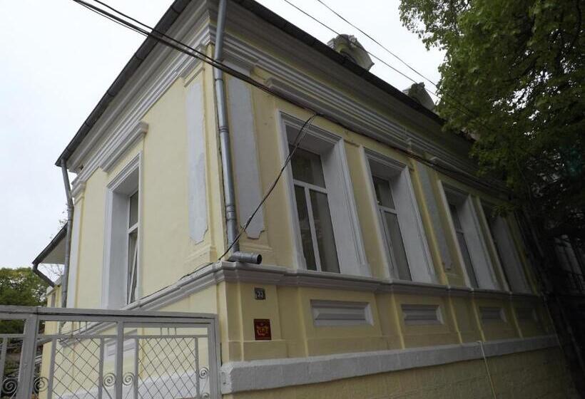 Hostel Rayska Yabalka