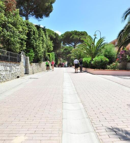 Отель Albergo Dei 10 Colori