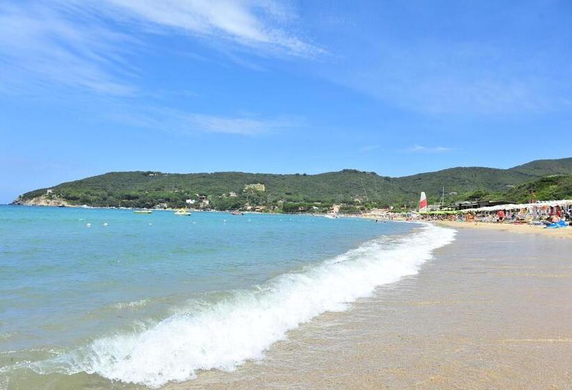 Отель Albergo Dei 10 Colori