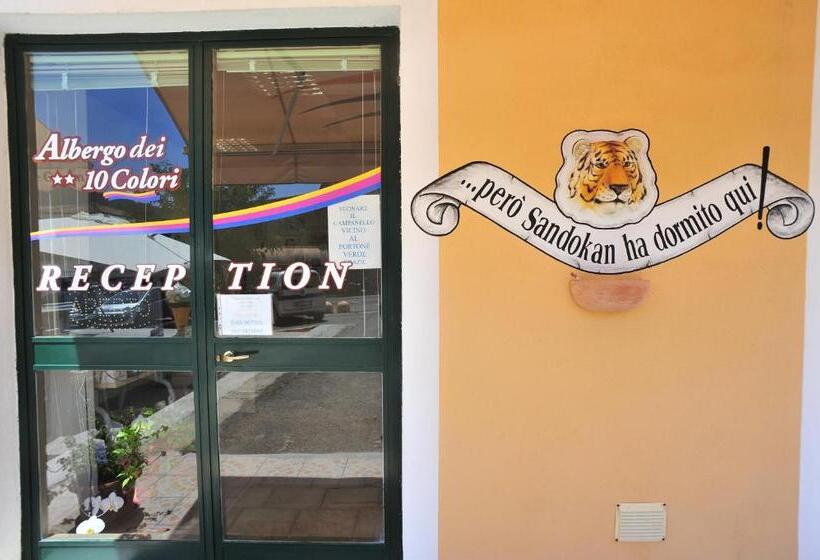 Отель Albergo Dei 10 Colori