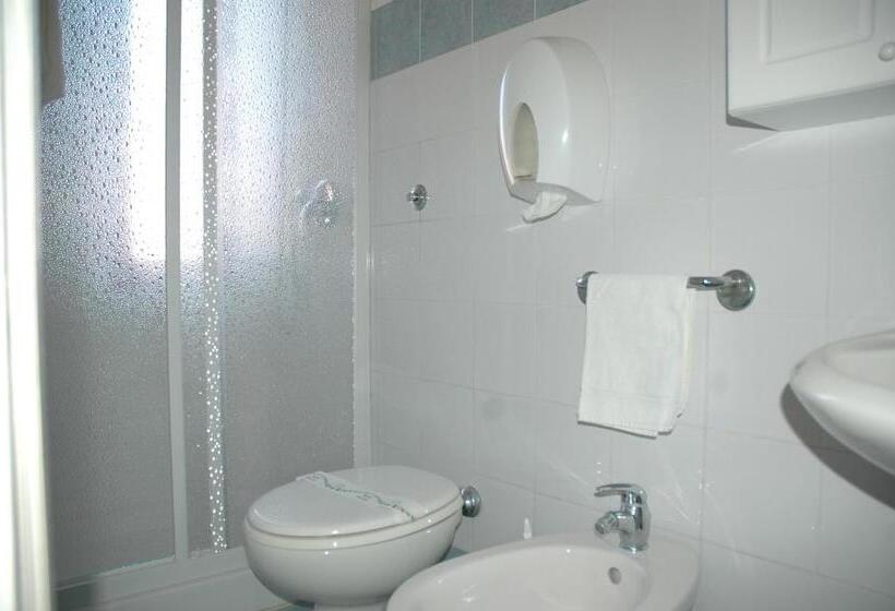 Отель Albergo Dei 10 Colori