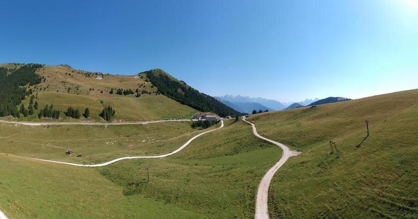 فندق Albergo Passo Brocon