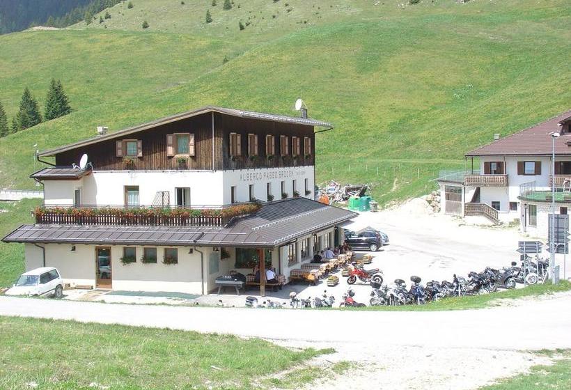 فندق Albergo Passo Brocon