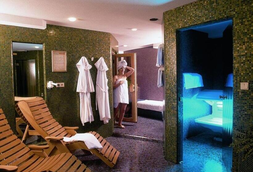 Отель Alpentirolis