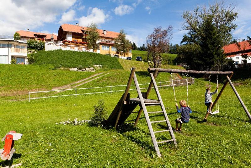 בית מלון כפרי Amaten