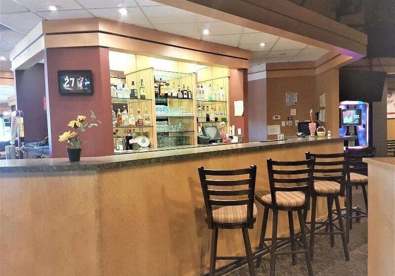 호텔 Bcminns  Lloydminster